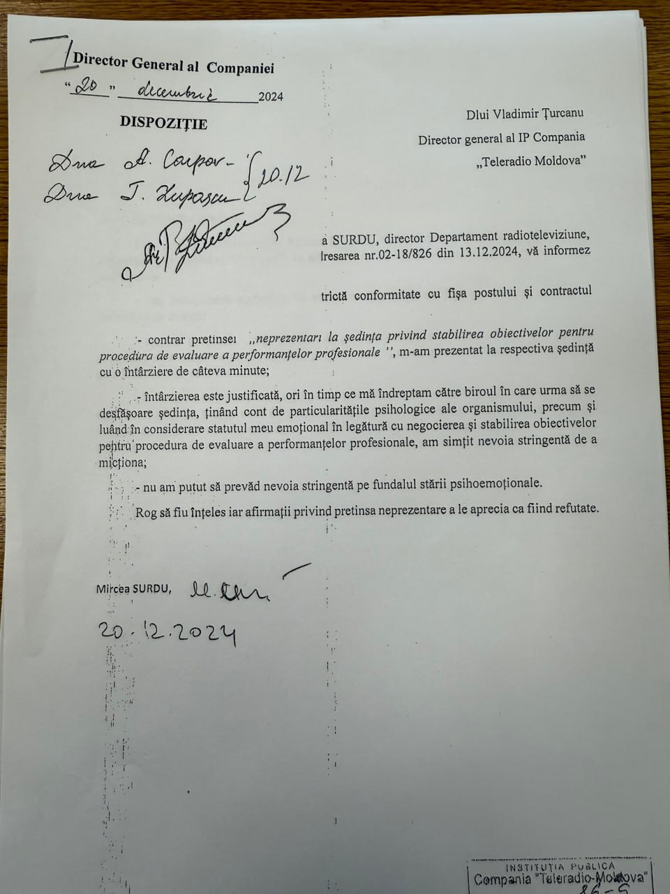 Conflictul de la Teleradio Moldova. Șeful instituției Vlad Țurcanu a fost acuzat că a impus angajații să i se adreseze cu "stimate dle director general". De cealaltă parte, Țurcanu spune că printre cei care lansează astfel de informații false sunt Mircea Surdu și Leonid Melnic