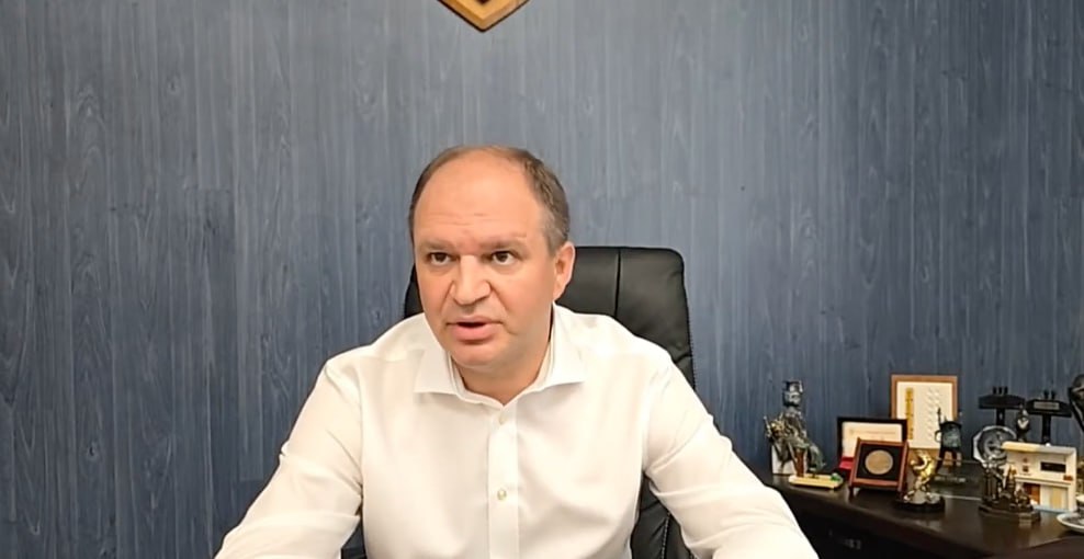 Ion Ceban, primarul Capitalei, sugerează că face campanie pentru parlamentare... dar lasă să se înțeleagă că nu va candida / nu va merge în Parlament. Acesta spune că își dorește să rămână primar, iar în Parlament să ajungă o echipă competentă