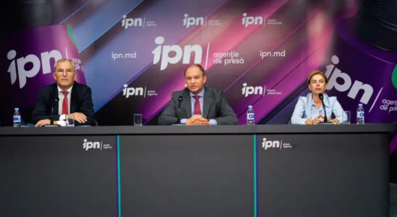 România. Guvernul introduce o nouă taxă fixă de 25 de lei pe coletele sub 150 de euro din fluxurile extracomunitare, vizând livrările din platforme precum Shein, Temu și Aliexpress, pentru a limita influxul de mărfuri din afara UE. Link