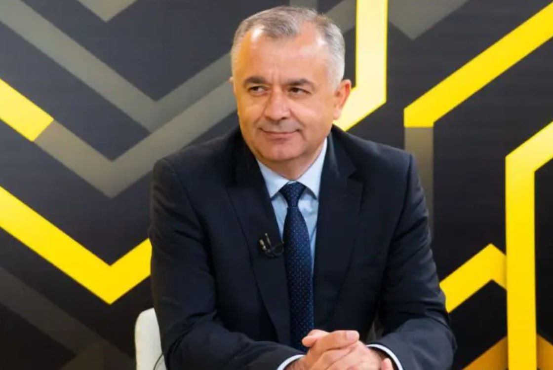Au anunțat că pleacă din PDCM: Fadei Nagacevschi, președintele raionului Orhei și președintele raionului Rezina. Aceștia nu au fost de acord cu criteriile de alcătuire a listei. Potrivit liderului PDCM, criteriile de formare a listei au fost discutate și aprobate la Consiliul Politic Național al formațiunii, iar principala regulă a fost acordarea priorității candidaților din raioane, în funcție de rezultatele obținute la scrutinele anterioare