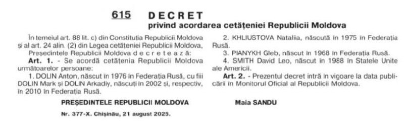 Criticul rus de film Anton Dolin și familia, dar și jurnalistul Gleb Pyanîh au devenit cetățeni ai Moldovei: Decretul, semnat de Maia Sandu