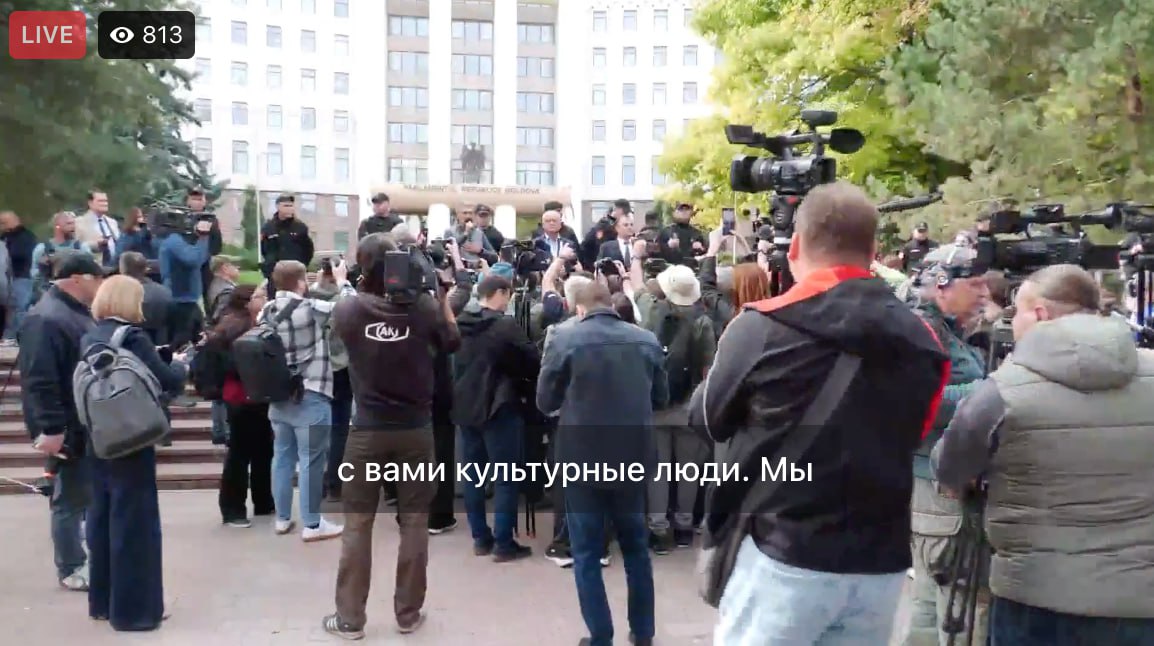 Protestul masiv al Blocului Patriotic în fața Parlamentului