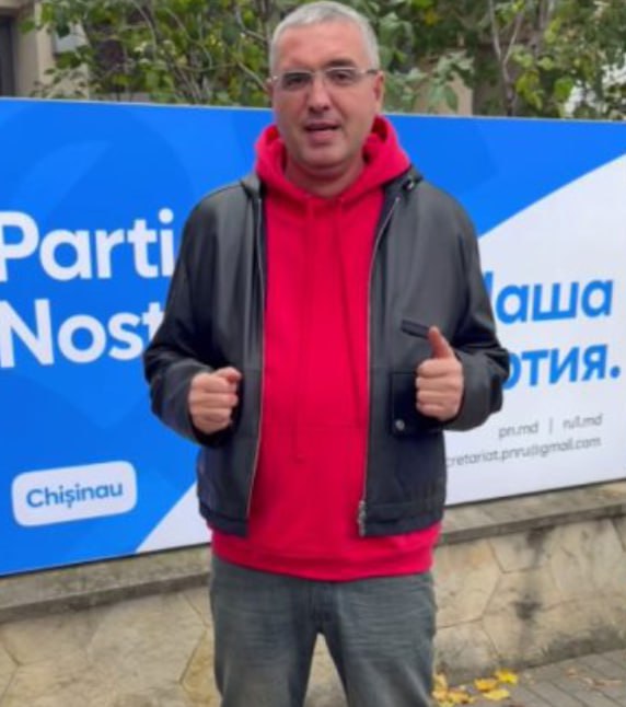 Renato Usatîi merge la consultări cu Maia Sandu: Am făcut o зарядкэ și m-am îmbrăcat în roșu