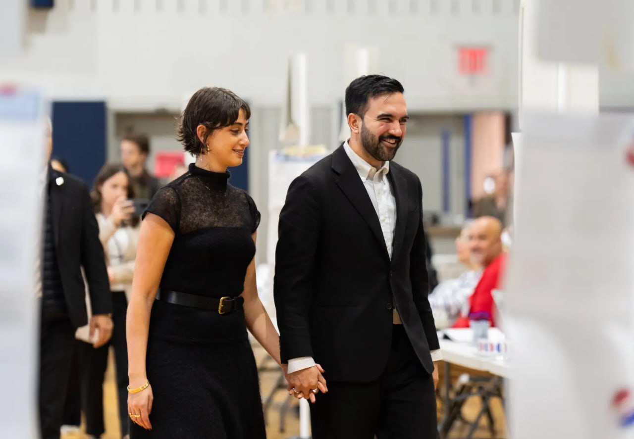 Alegeri importante ieri în SUA - republicanii înfrânți în zone cheie. Democrații au câștigat toate cele 4 curse majore ale serii: primăria New York City și alegerile pentru guvernator din New Jersey și Virginia, plus măsura de redistricting din California