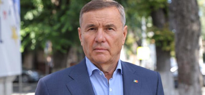 Noi percheziții privind finanțare ilegală a unui partid. Printre vizați, un fost ministru și ex-lider de partid