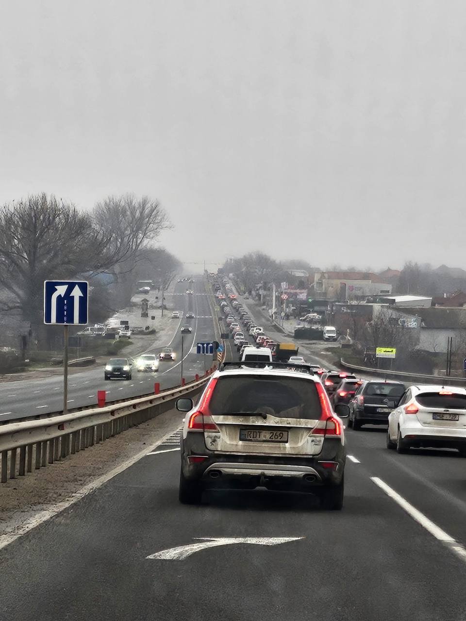 Atenție, șoferi. Ambuteiaje mari la Măgdăcești