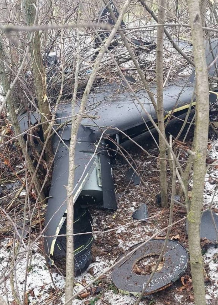 O dronă a fost găsită în grădina unei case nelocuite din localitatea Crocmaz, raionul Ştefan Vodă, în dimineața zilei de 21 ianuarie. Obiectul urmează să fie investigat, comunică Poliția R. Moldova