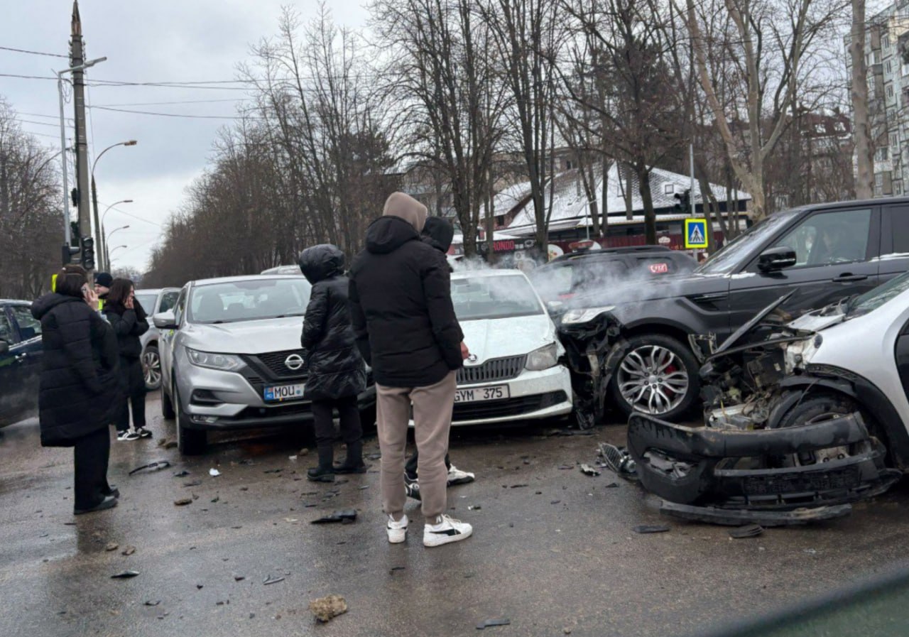 Deconectările electrice care au oprit semafoarele au dus și la accidente rutiere