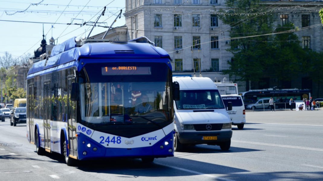 🚎 Începând cu 1 mai, tariful pentru transportul public din Chișinău va crește la 7 lei, atât pentru troileibuz, cât și pentru autobuz. Decizia a fost adoptată pe baza normelor aprobate de Consiliul Municipal Chișinău