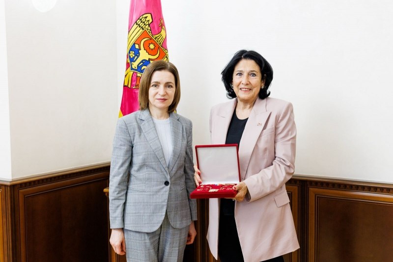 Maia Sandu i-a înmânat „Ordinul Republicii” fostei președinte a Georgiei, Salome Zurabișvili