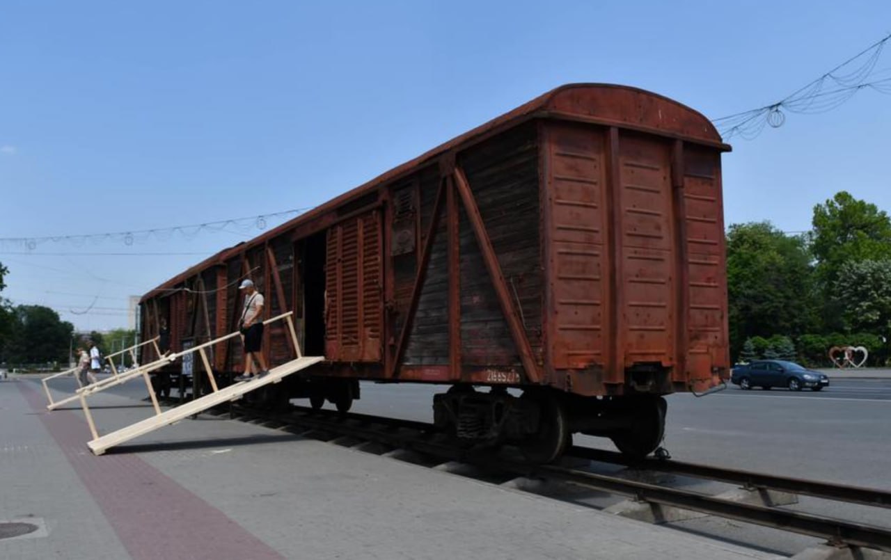 Expoziția de vagoane „Teroarea de stat în Moldova sovietică. Amploare, victime și făptași”, inaugurată și în acest an în PMAN