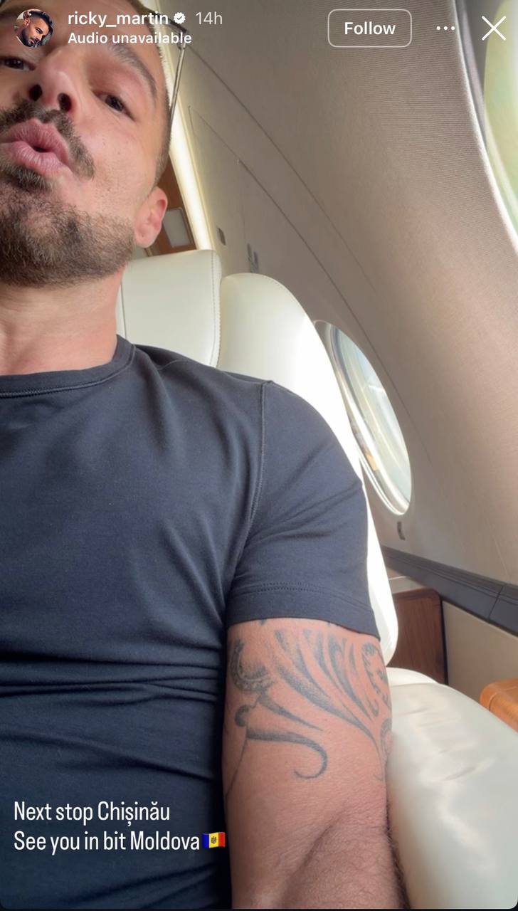 Ricky Martin susține un concert mâine la Chișinău. Acesta a postat o fotografie, unde spune că e în drum spre Chișinău