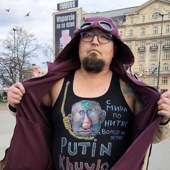 Artistul rus cunoscut pentru caricaturile sale anti-putiniste, Semion Skrepețki, a fost împușcat mortal în Polonia. Acesta emigrase în 2021 și critica regimul de la Kremlin. Poliția a reținut mai multe persoane, dar toate au fost eliberate