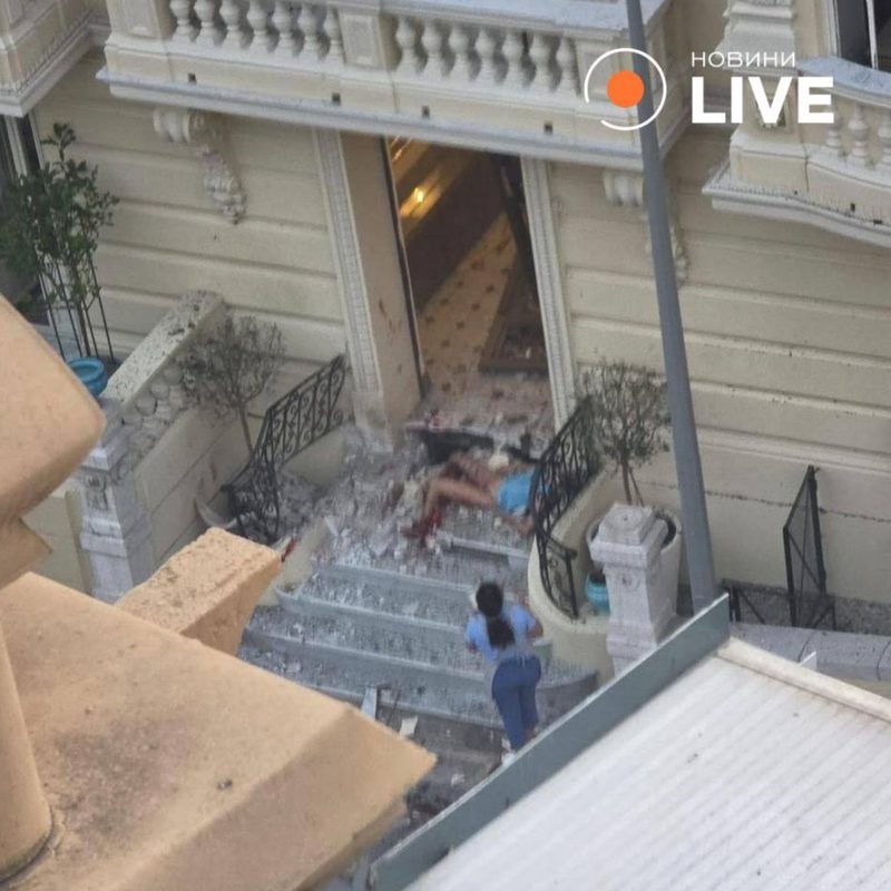 Imagini cu impact emoțional. Oligarhul ucrainean Vadim Ermolaev și alte 2 persoane au fost rănite într-o explozie produsă într-un bloc din Monaco. O persoană necunoscută a lăsat o geantă cu un dispozitiv exploziv în hol și a fugit. Este primul caz de acest fel în istoria principatului
