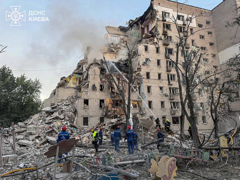Bombardament puternic al Rusiei asupra Kievului, noaptea trecută. Capitala Ucrainei a fost lovită de zeci de rachete balistice, care par a fi țintit blocuri de locuințe