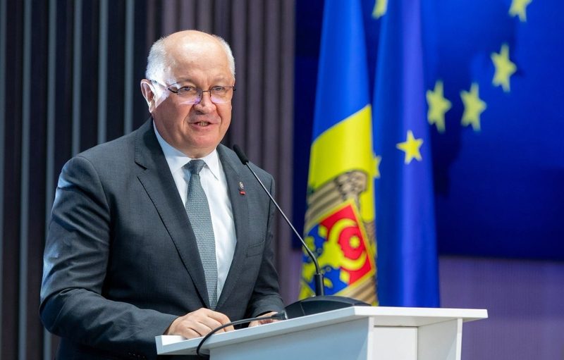 BREAKING: Alexandru Munteanu și-a anunțat demisia din funcția de prim-ministru al Republicii Moldova. Acesta a făcut anunțul pe rețelele de socializare, explicând că a acceptat mandatul cu responsabilitate și convingerea că poate aduce schimbări pozitive în țară