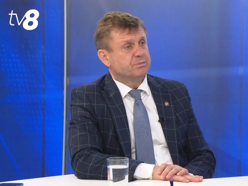 Prim-ministrul Vasile Tofan, care a preluat mandatul pe 22 iulie, va efectua prima sa vizită externă oficială în România. Deplasarea este programată pentru joi, 30 iulie
