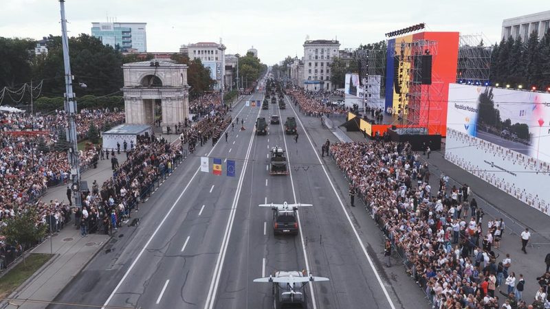 Galerie foto: Parada Militară desfășurată azi la Chișinău