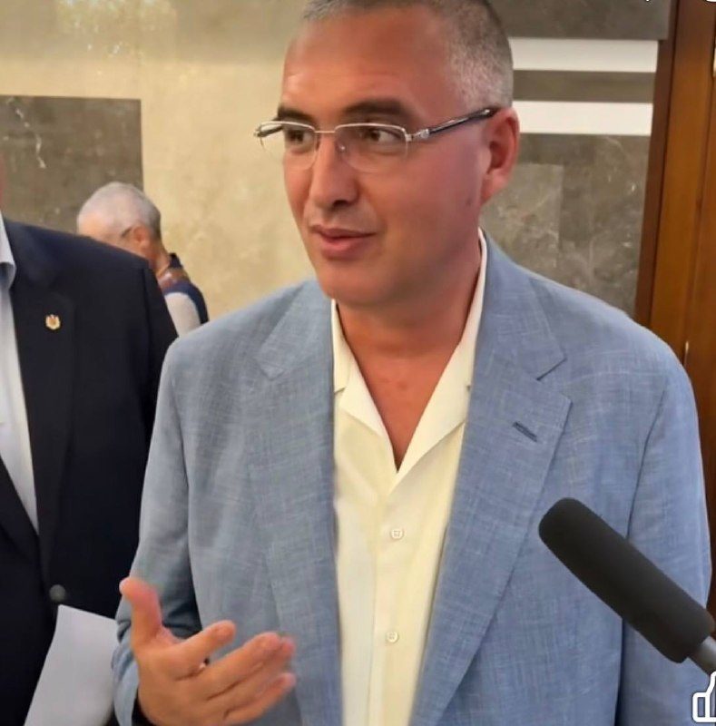 Pronosticul lui Renato Usatîi: Vasile Tofan va face vreo două combinații și Guvernul va pica până la Anul Nou. Vom avea anticipate anul viitor