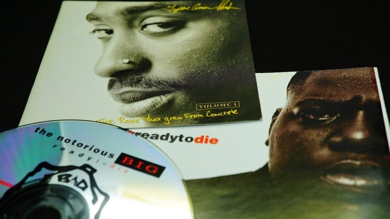 Moartea lui TUPAC.  Duane Davis, fost membru al bandei Crips, declarat vinovat pentru uciderea lui Tupac Shakur în 1996. Apărarea contestă probele. Sentința urmează pe 13 octombrie